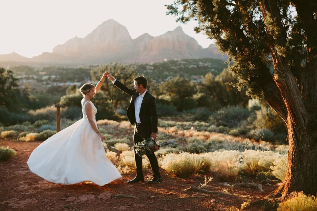 Sedona Wedding Photographer and Planner at Creekside Inn & Red Rocks at Schnebly Hill